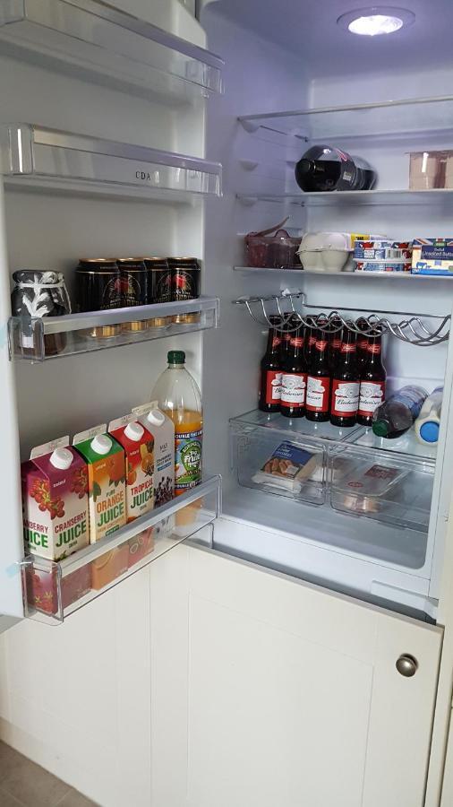 Perfect For Large Family & Friends, Free Parking, Games Villa Рединг Екстериор снимка