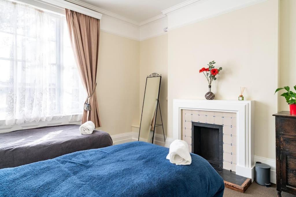 Perfect For Large Family & Friends, Free Parking, Games Villa Рединг Екстериор снимка