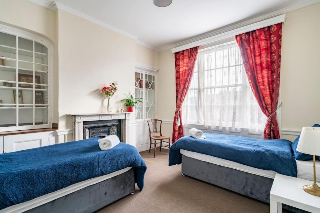 Perfect For Large Family & Friends, Free Parking, Games Villa Рединг Екстериор снимка